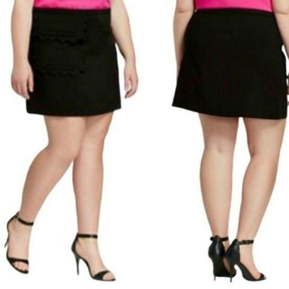 Victoria Beckham Women's Black Twill Scallop Mini Skirt. - Picture 4 of 12